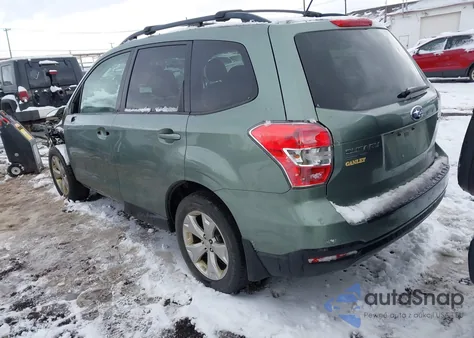 2015 Subaru Forester 2.5I Premium из США, поврежденный, VIN JF2SJADC2FH455735